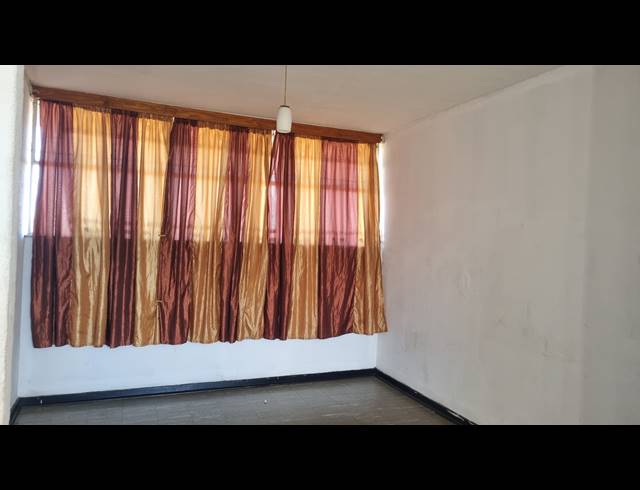 2 BEDROOM FLAT FOR SALE IN PIONEER PARK